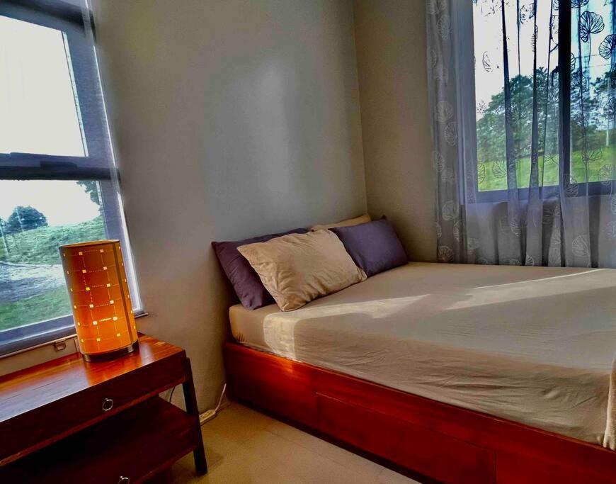Overlooking Staycation At Sandari Batulao Tagaytay City Eksteriør bilde