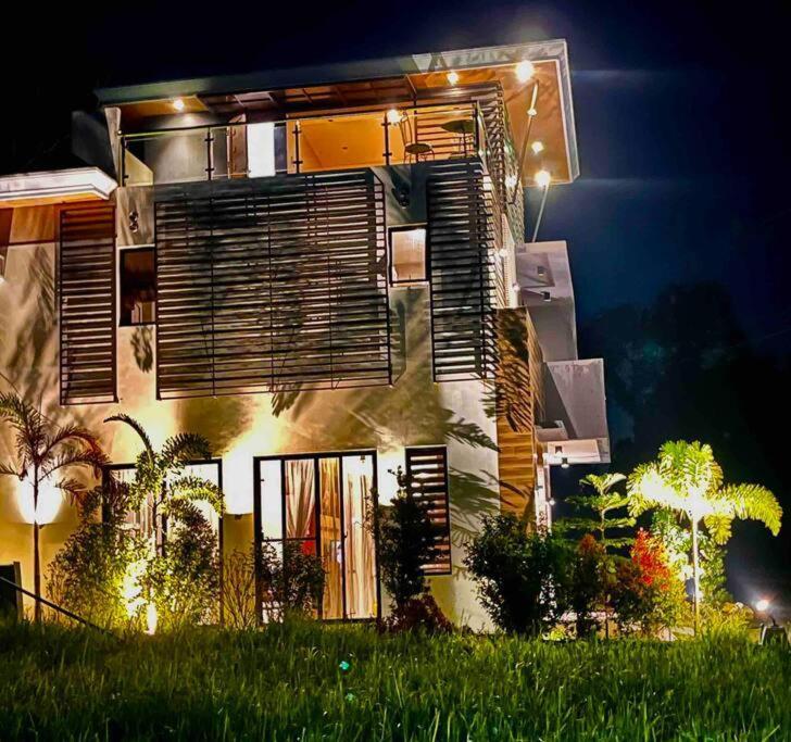 Overlooking Staycation At Sandari Batulao Tagaytay City Eksteriør bilde