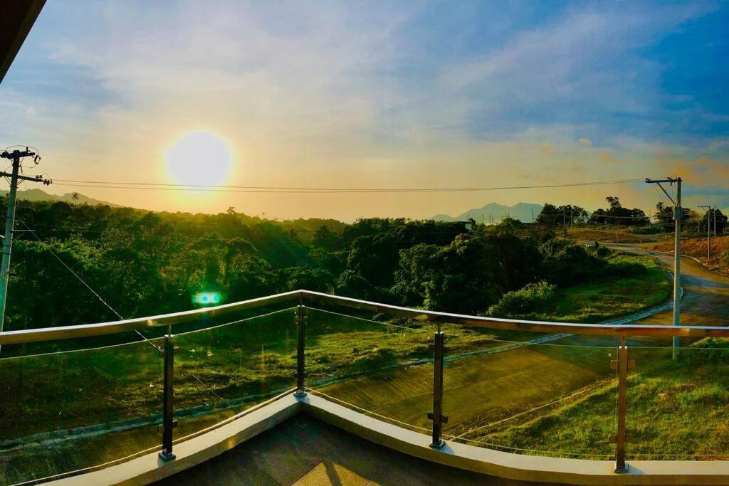 Overlooking Staycation At Sandari Batulao Tagaytay City Eksteriør bilde