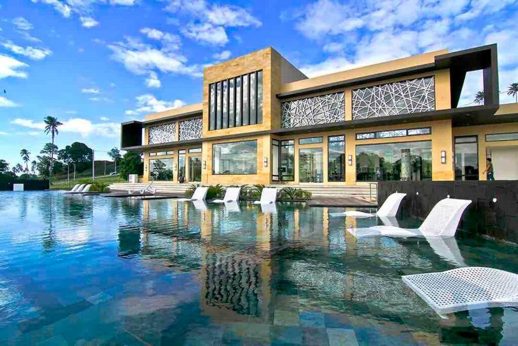 Overlooking Staycation At Sandari Batulao Tagaytay City Eksteriør bilde